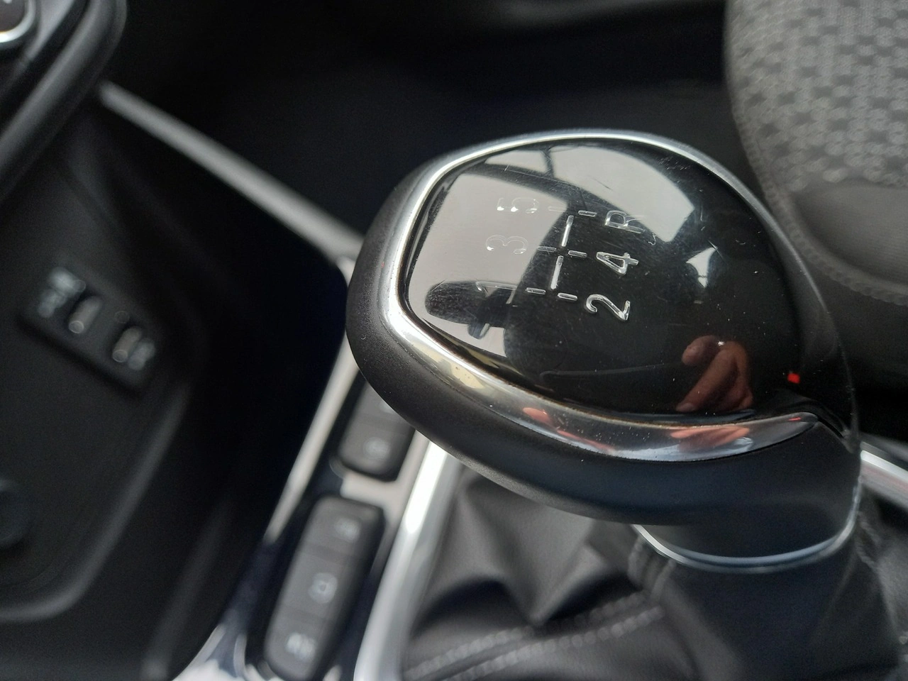 Opel Crossland X - Zdjęcie 30