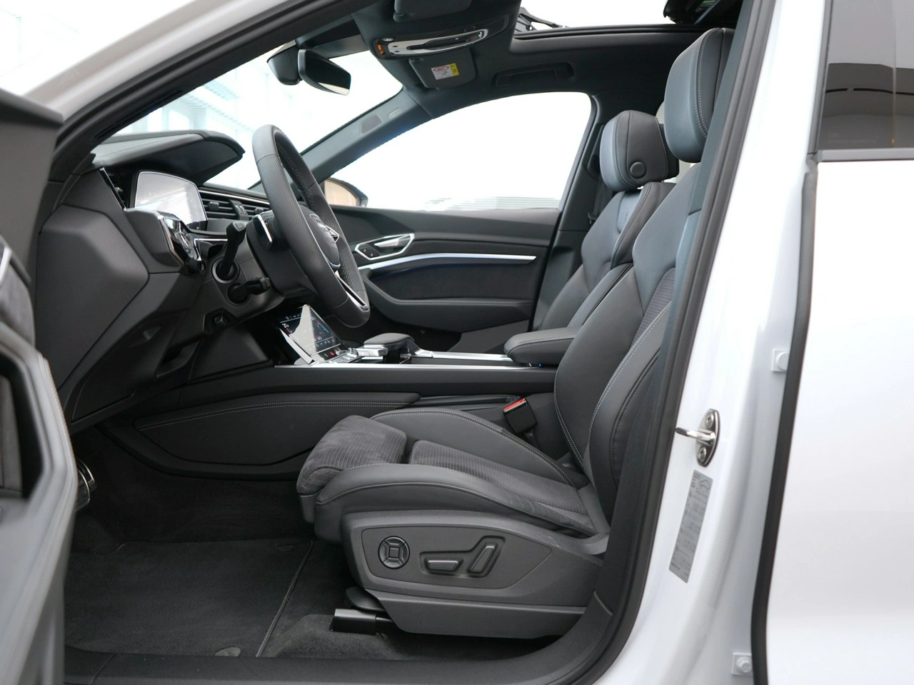 Audi Q8 - Zdjęcie 16