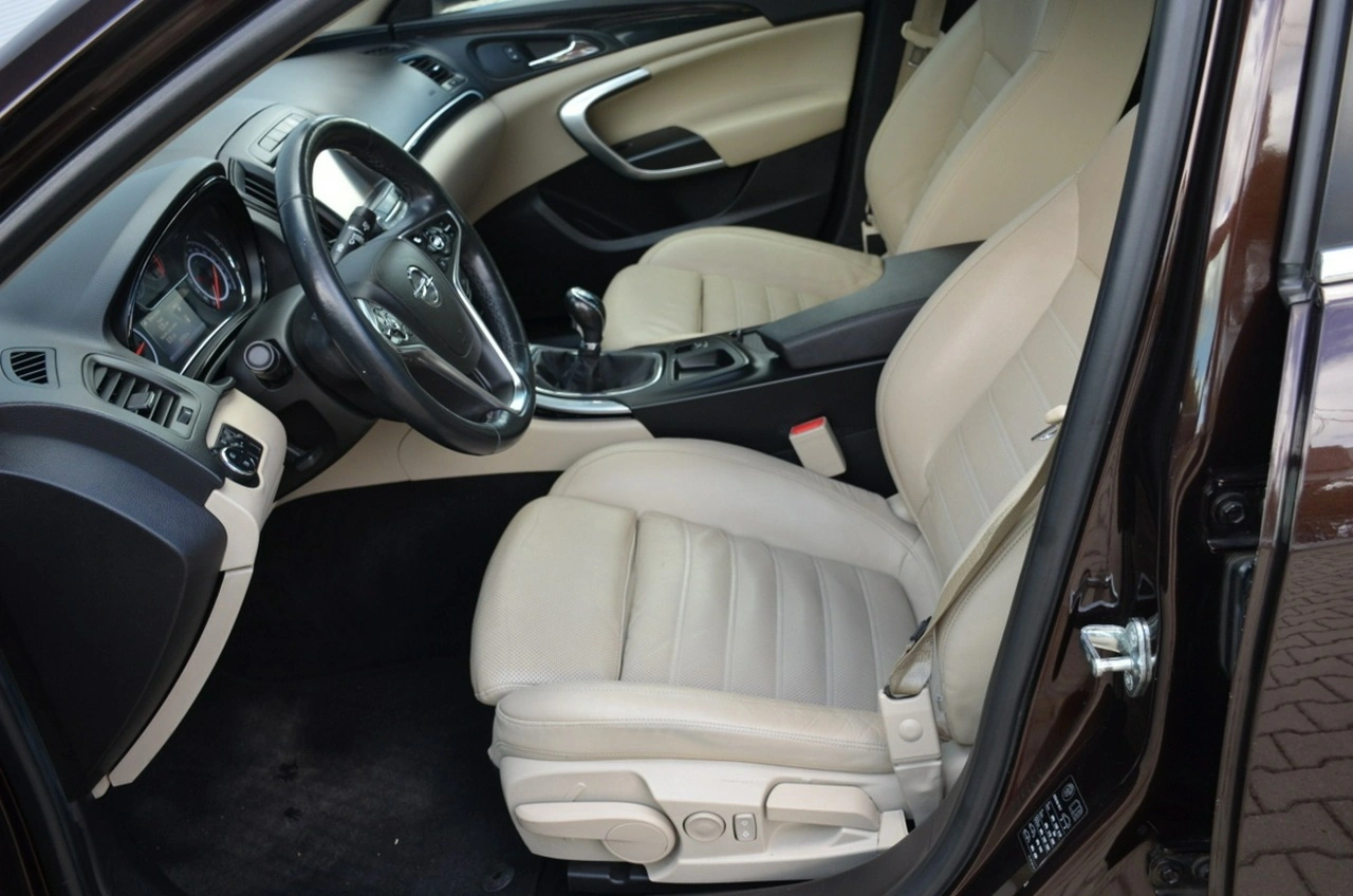 Opel Insignia - Zdjęcie 17
