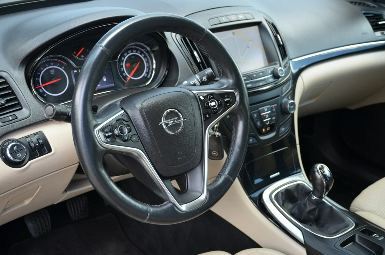 Opel Insignia - Zdjęcie 19