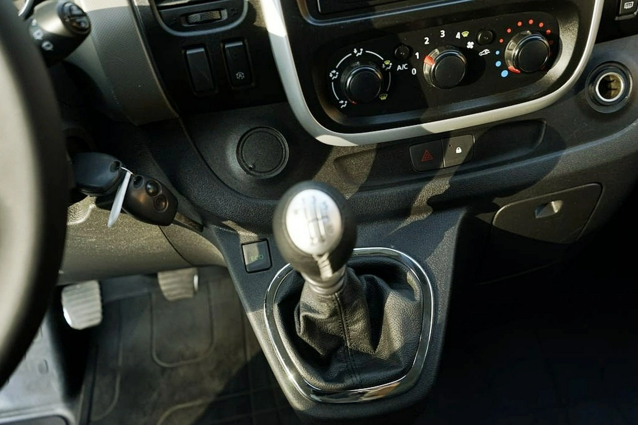 Renault Trafic - Zdjęcie 17