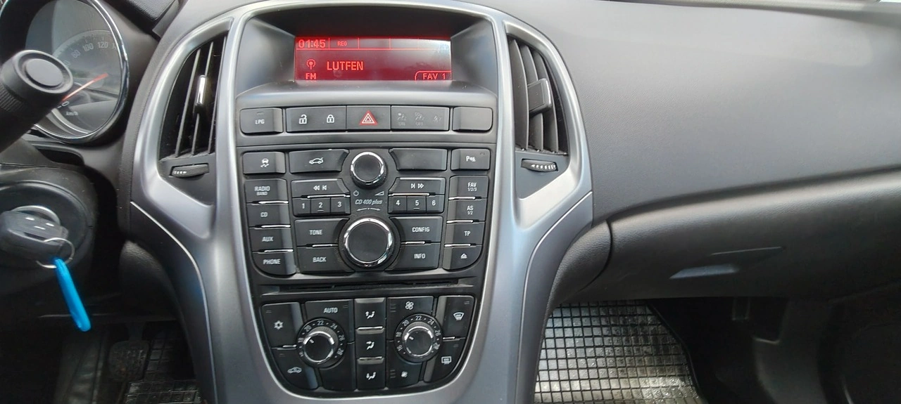 Opel Astra - Zdjęcie 9