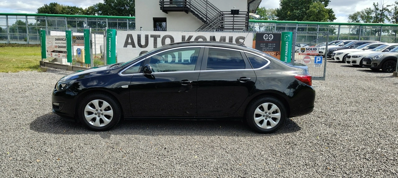 Opel Astra - Zdjęcie 6