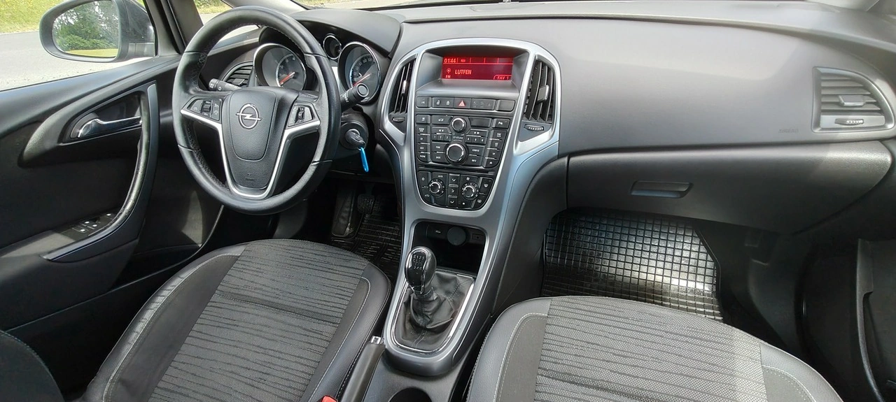 Opel Astra - Zdjęcie 8