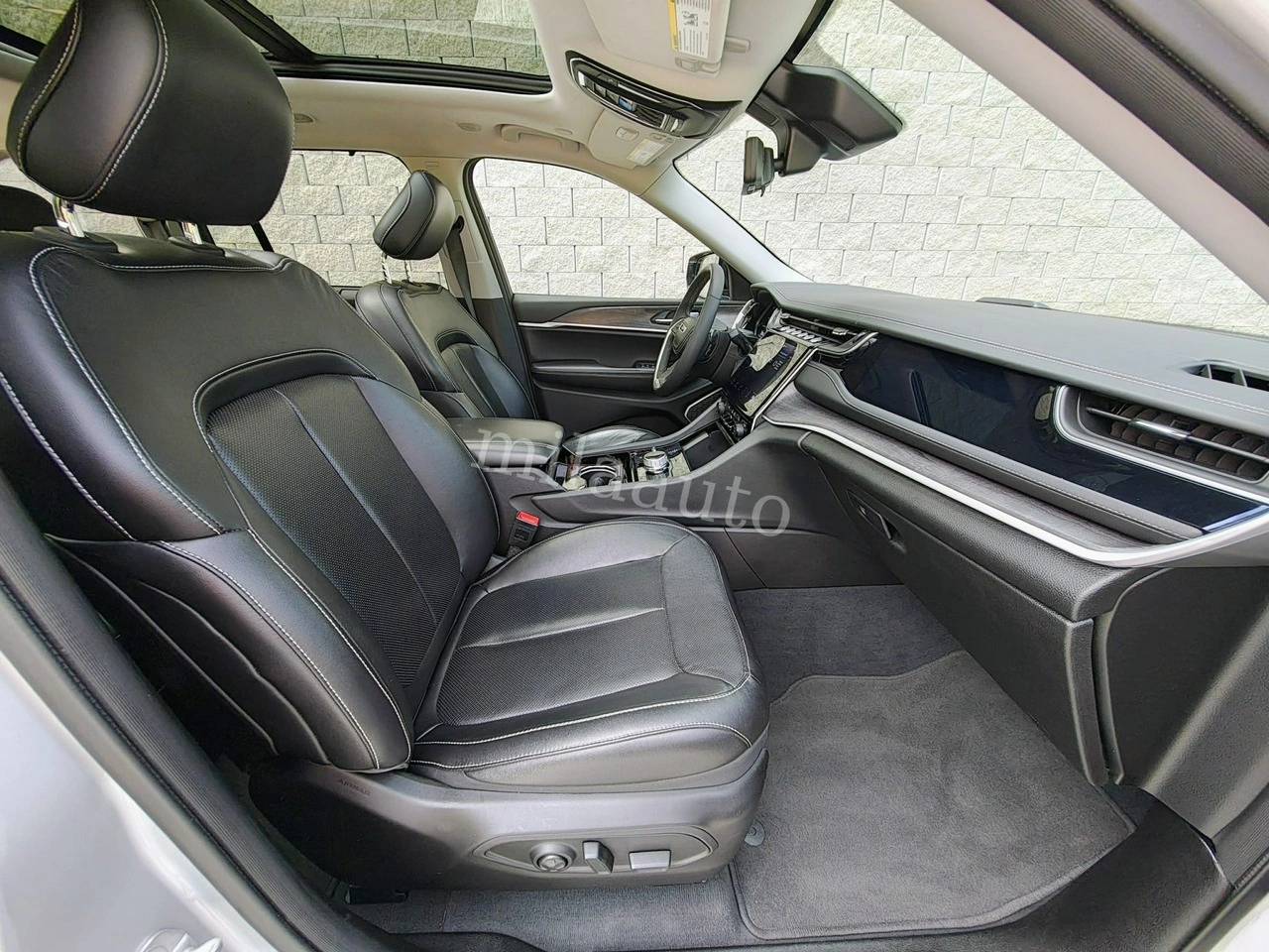 Jeep Grand Cherokee - Zdjęcie 22