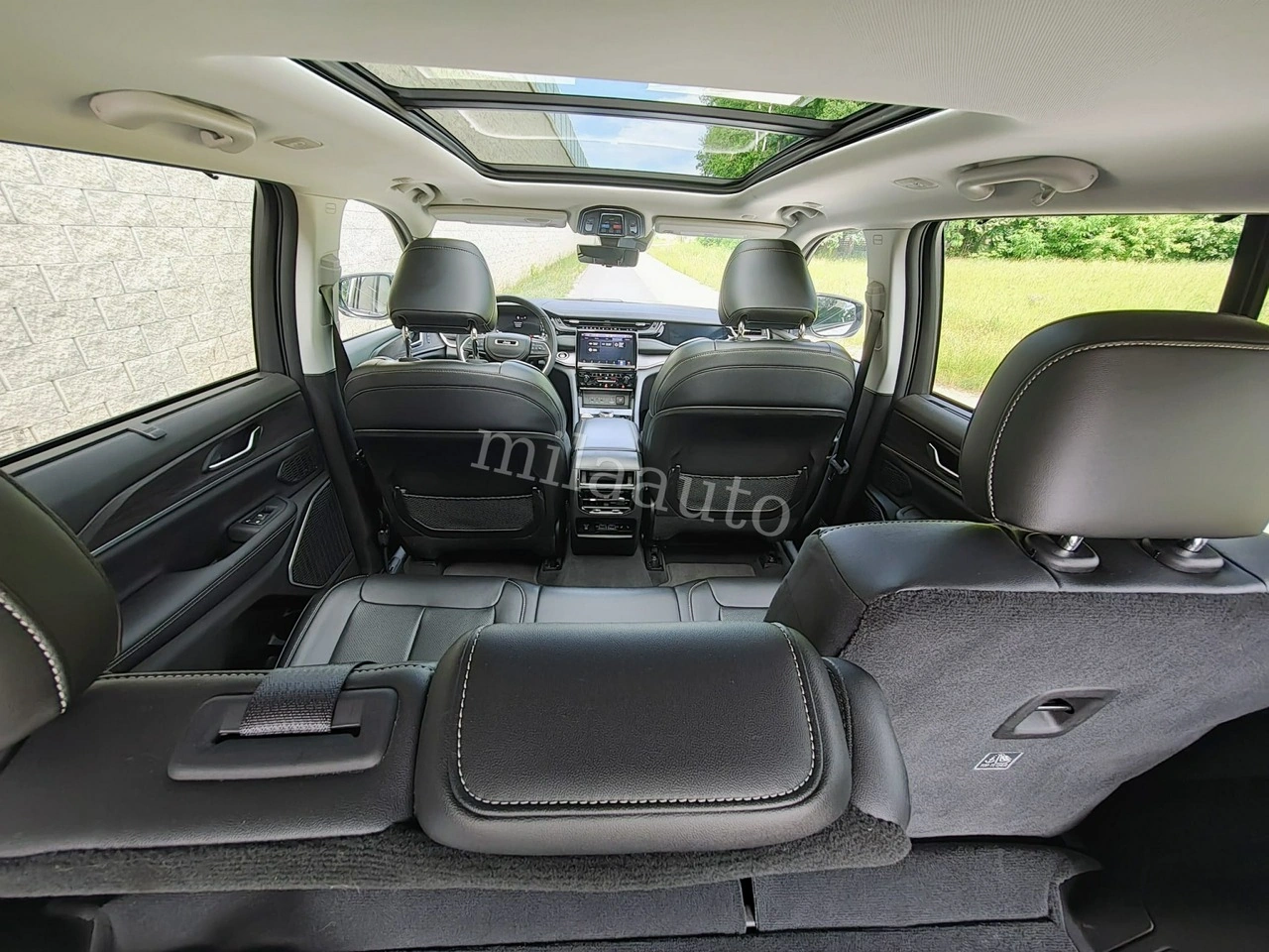 Jeep Grand Cherokee - Zdjęcie 25
