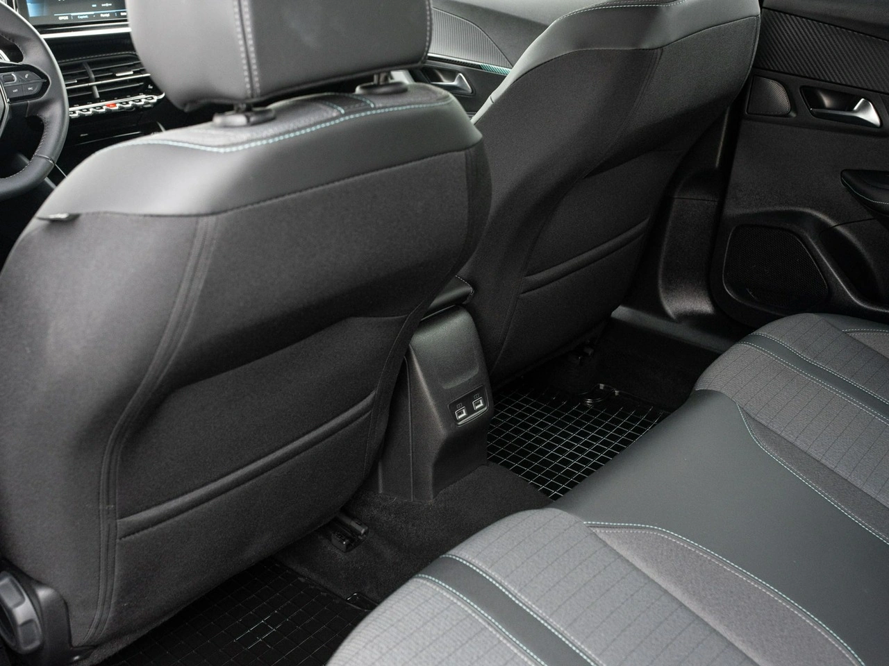 Peugeot 2008 - Zdjęcie 26