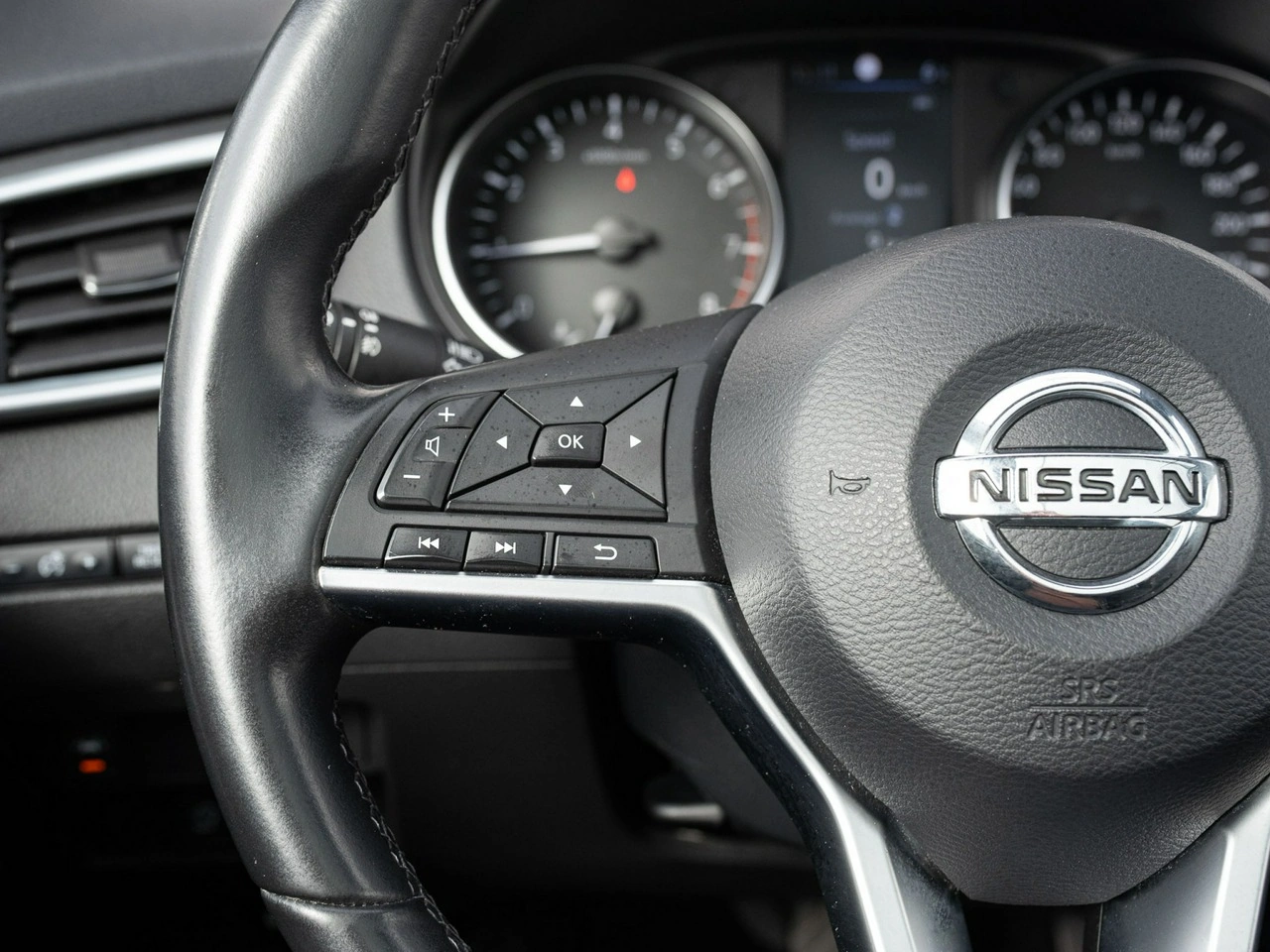 Nissan Qashqai - Zdjęcie 12