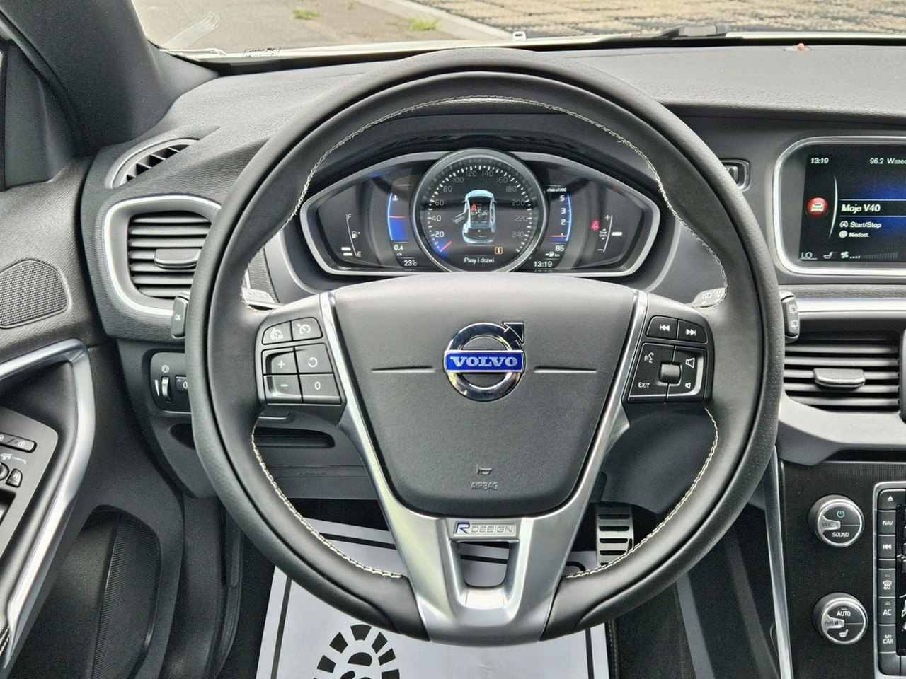Volvo V40 - Zdjęcie 10