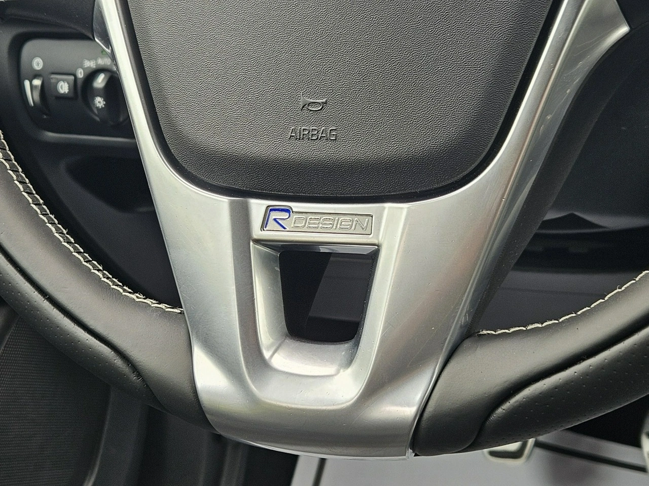 Volvo V40 - Zdjęcie 17
