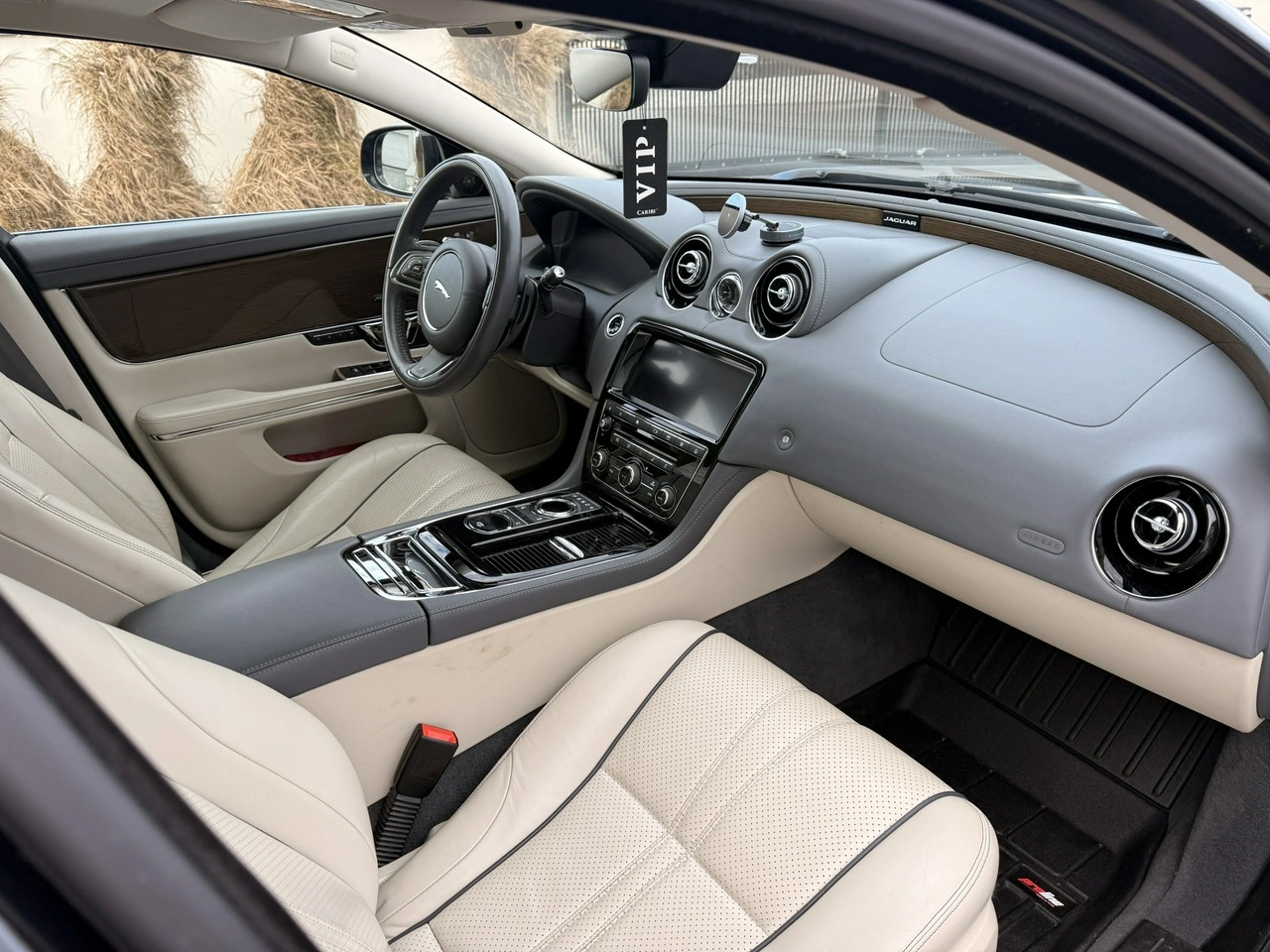 Jaguar XJ - Zdjęcie 10
