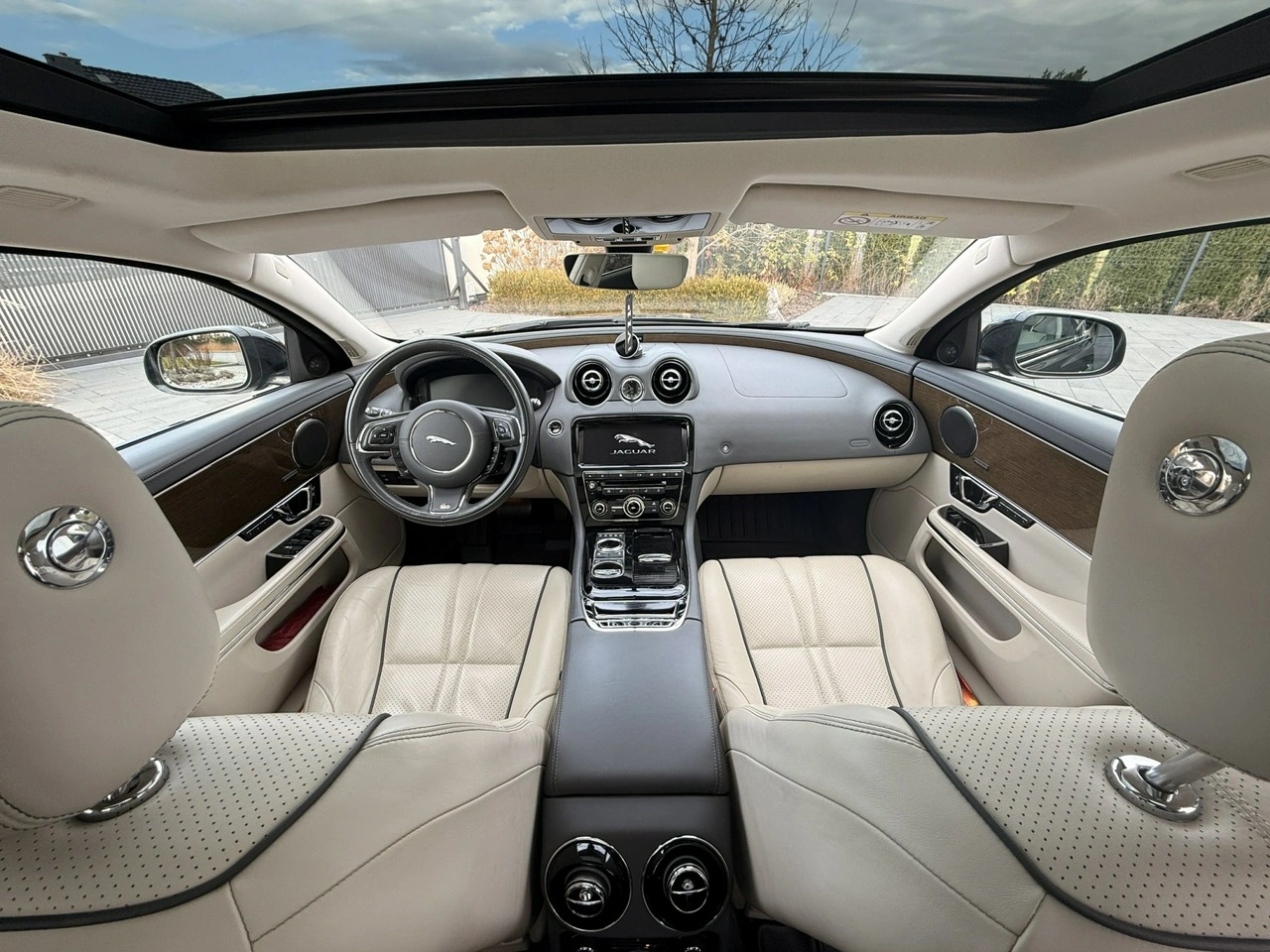 Jaguar XJ - Zdjęcie 12