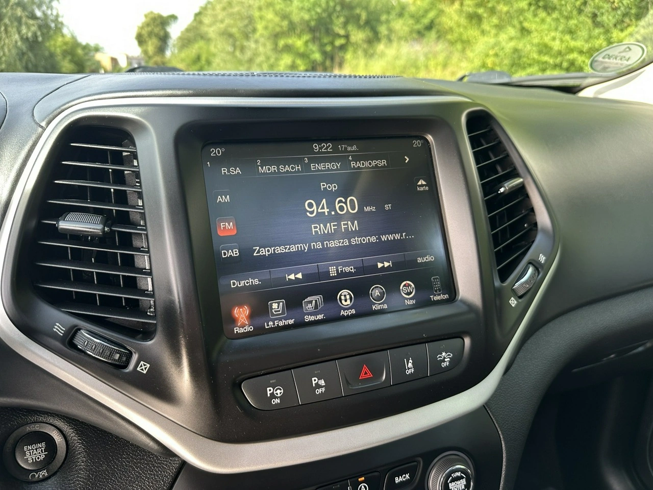 Jeep Cherokee - Zdjęcie 15