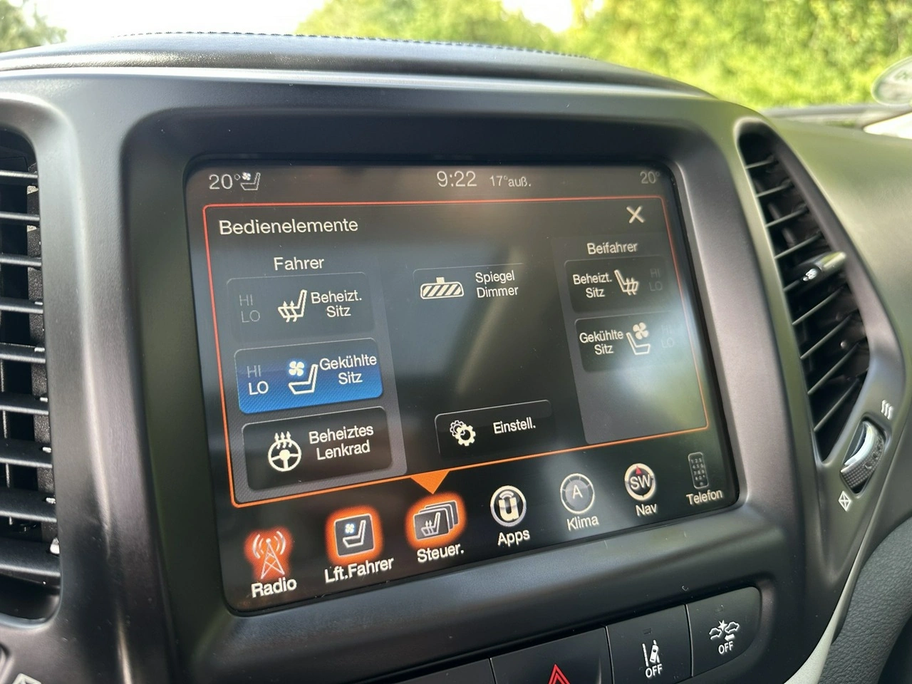 Jeep Cherokee - Zdjęcie 19