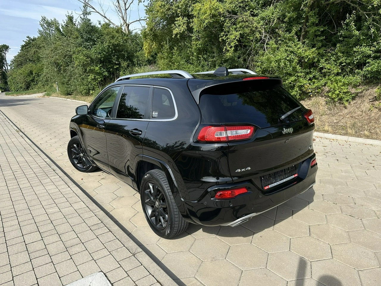 Jeep Cherokee - Zdjęcie 3