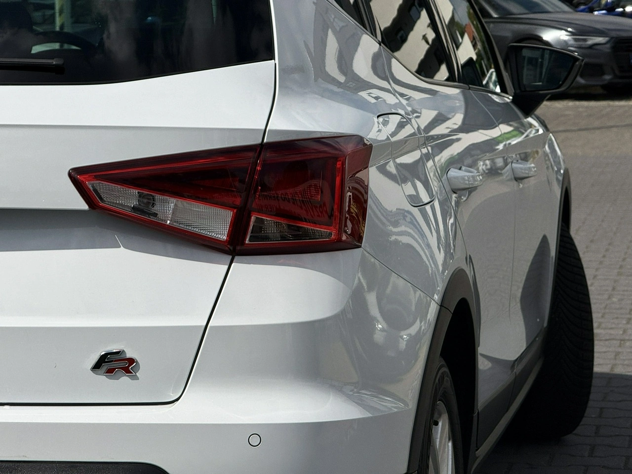 Seat Arona - Zdjęcie 10