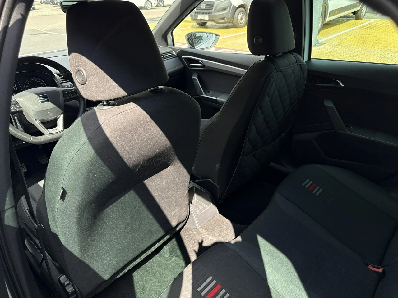 Seat Arona - Zdjęcie 21