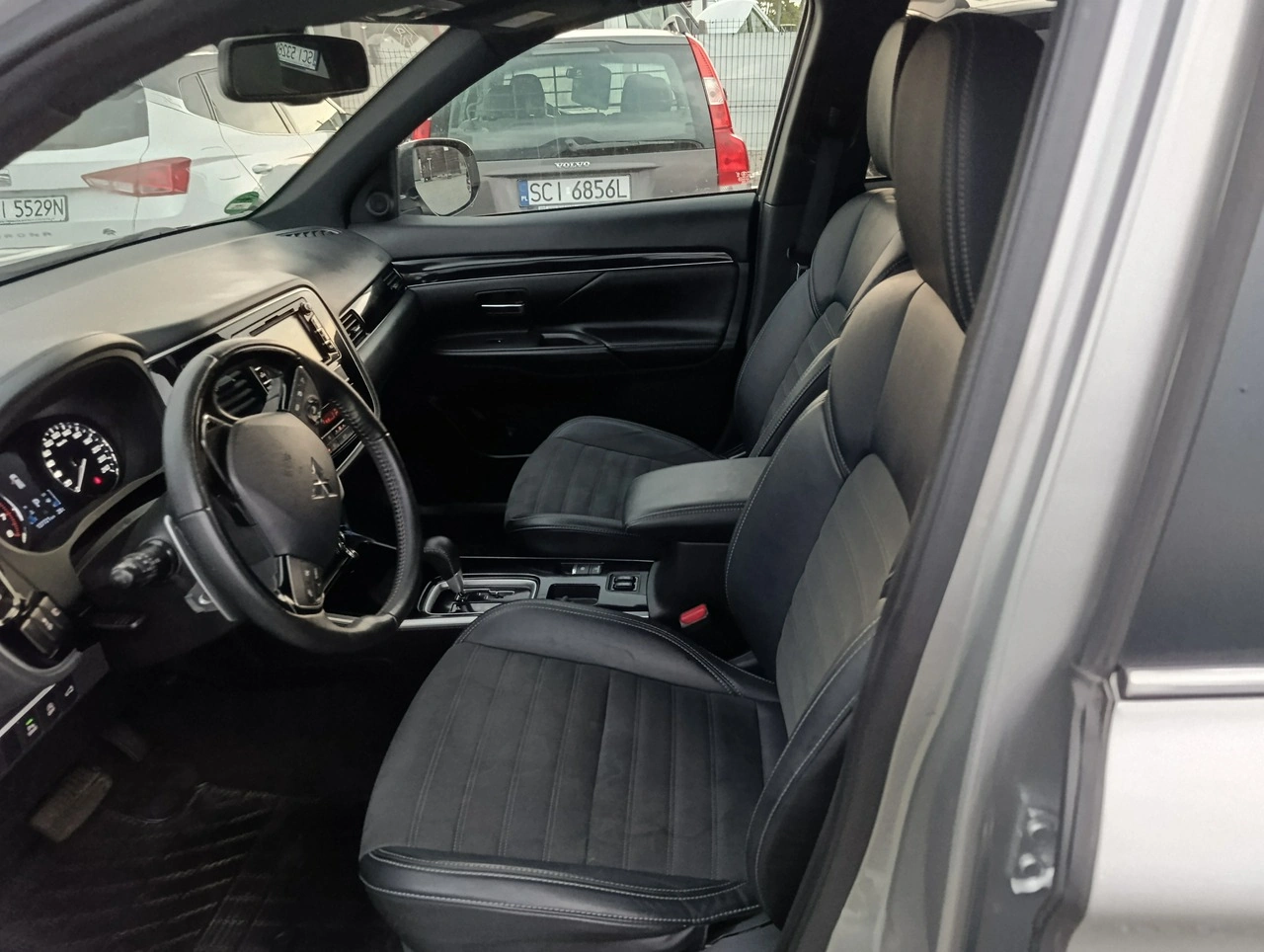 Mitsubishi Outlander - Zdjęcie 10