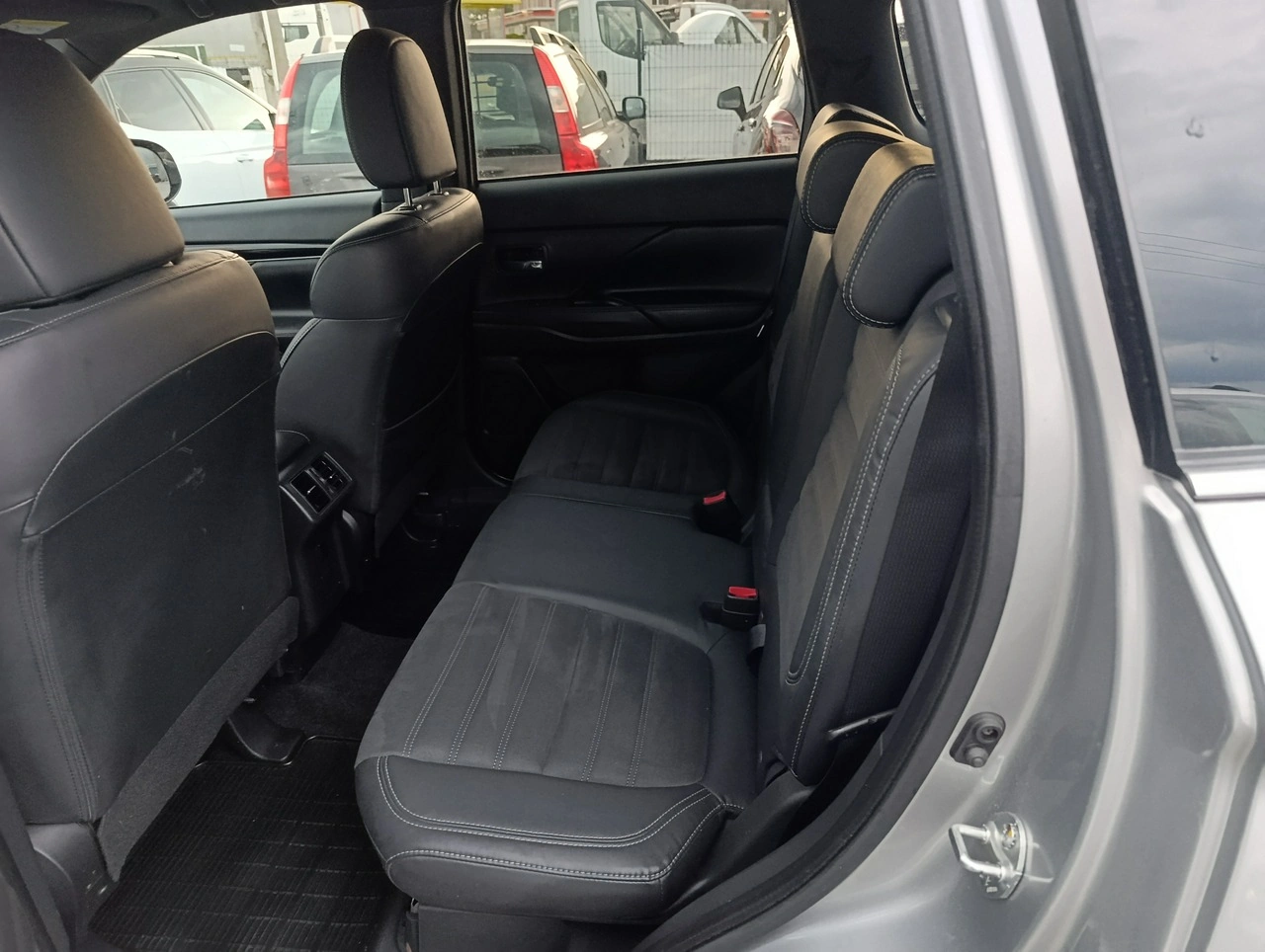 Mitsubishi Outlander - Zdjęcie 11