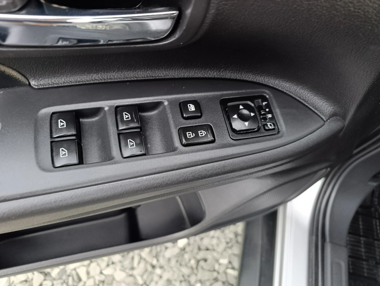 Mitsubishi Outlander - Zdjęcie 13