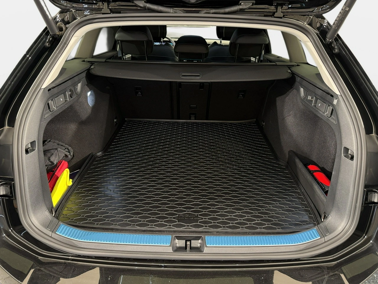 Volkswagen Passat Variant - Zdjęcie 16