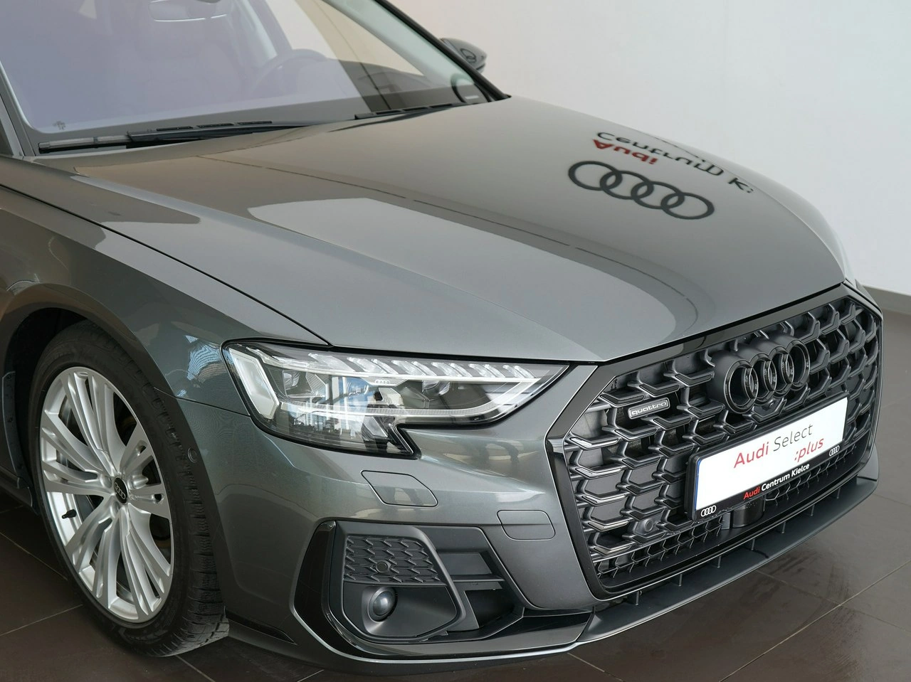 Audi A8 - Zdjęcie 6
