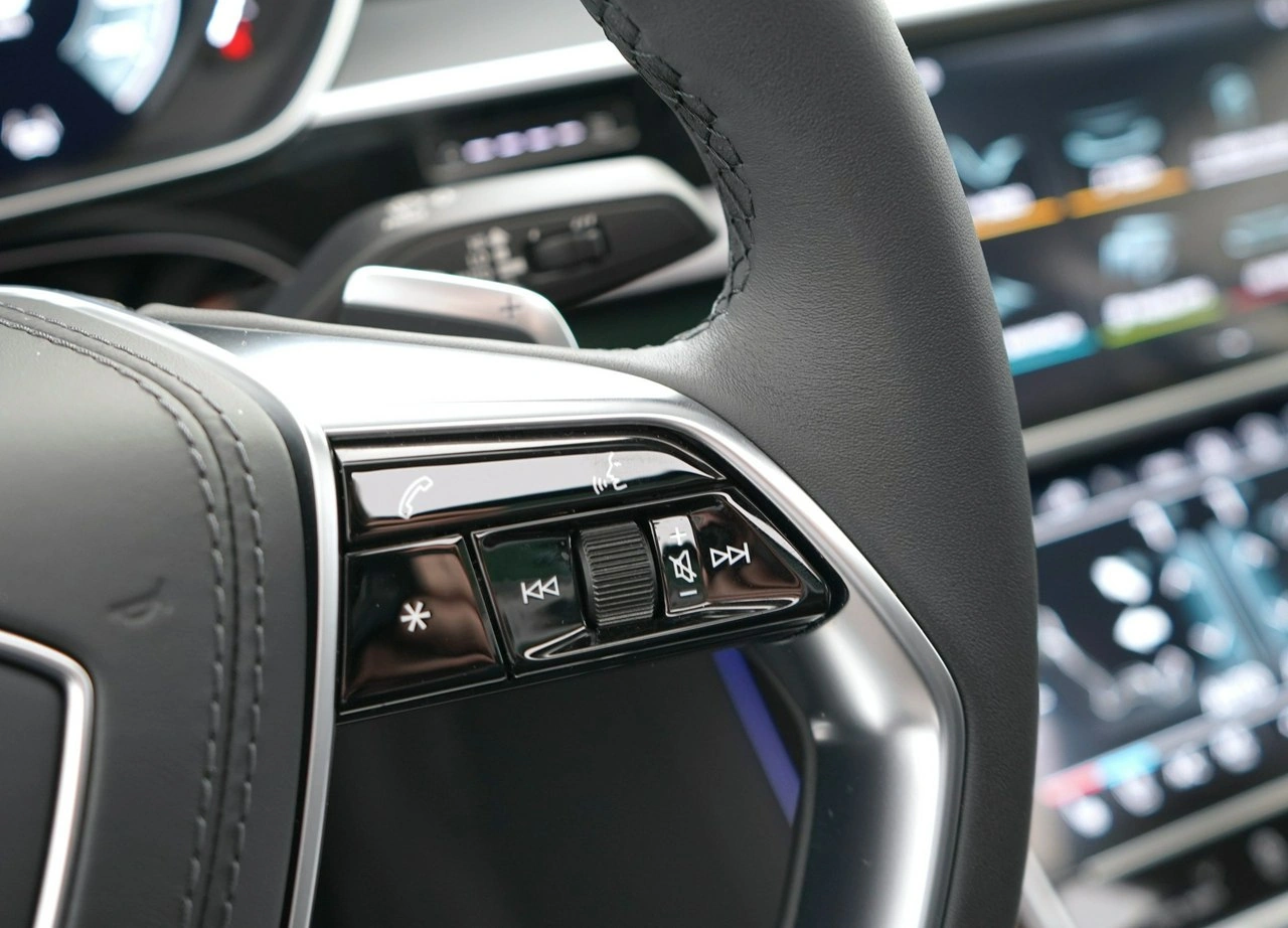 Audi A8 - Zdjęcie 17