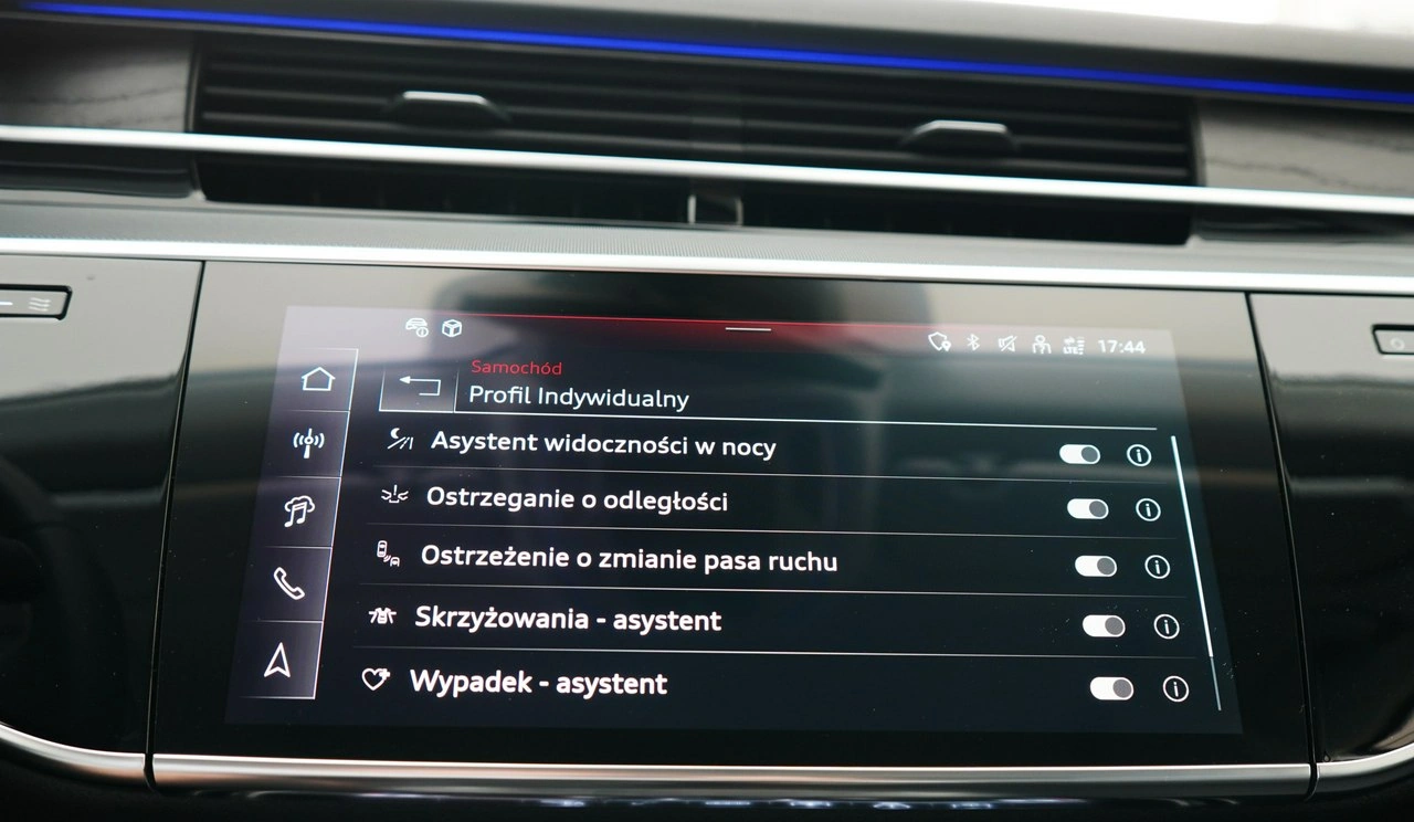 Audi A8 - Zdjęcie 33
