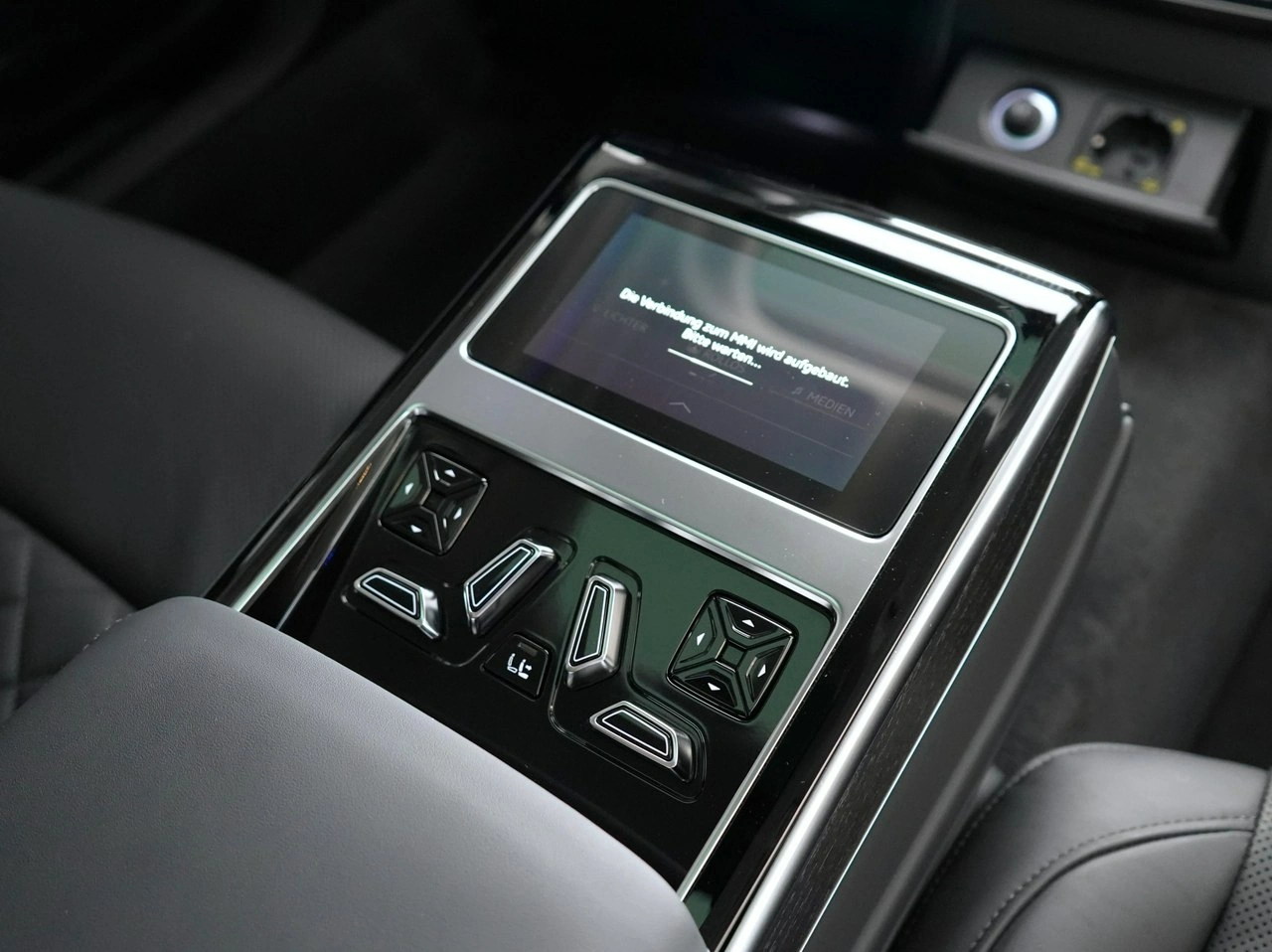 Audi A8 - Zdjęcie 41