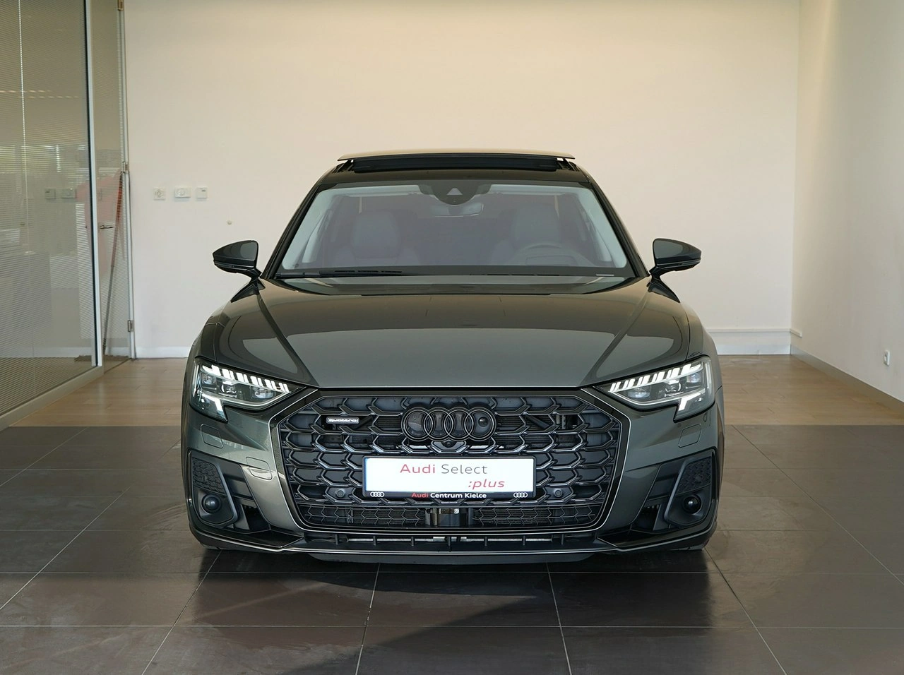 Audi A8 - Zdjęcie 2