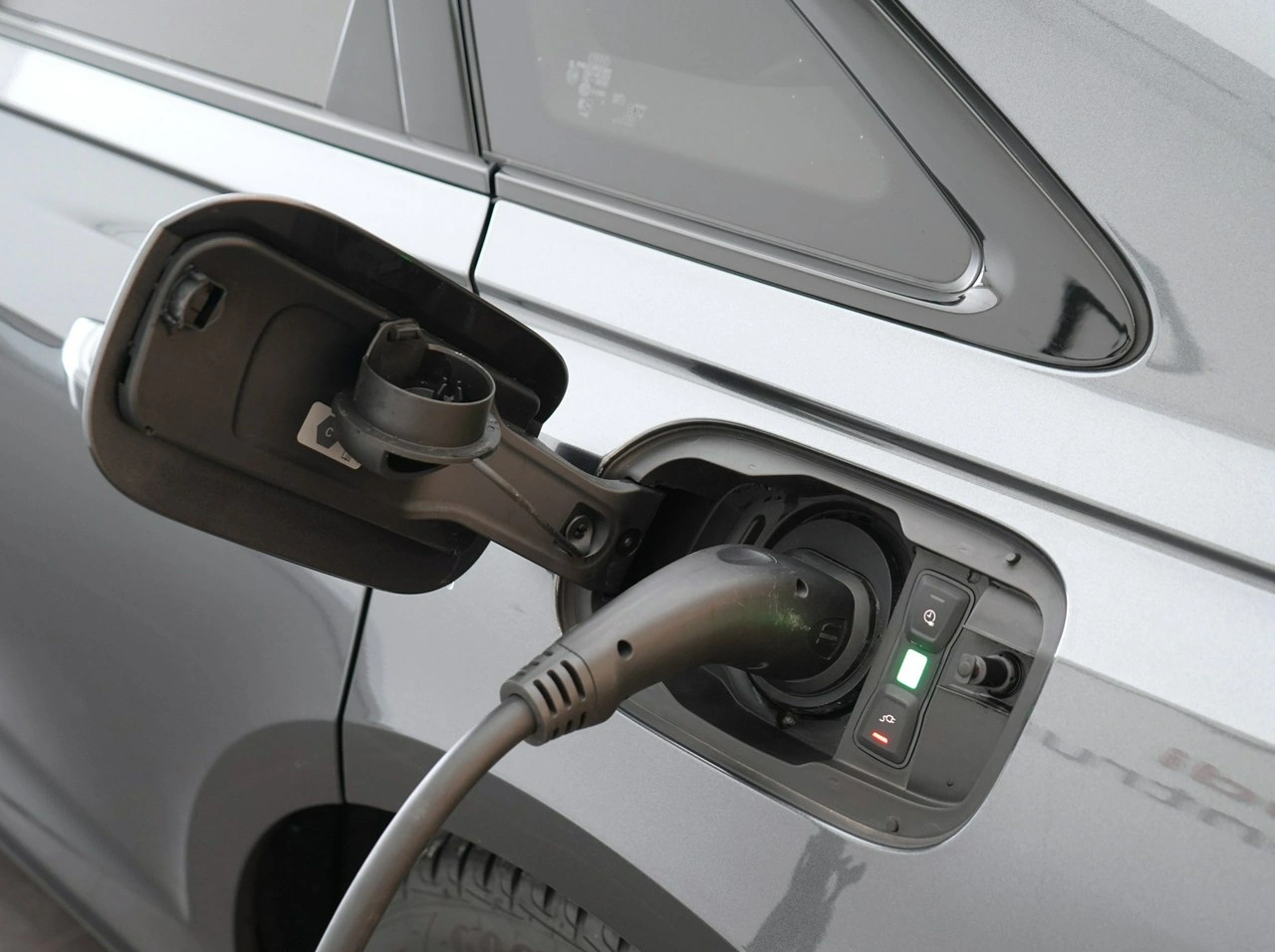 Audi A8 - Zdjęcie 11