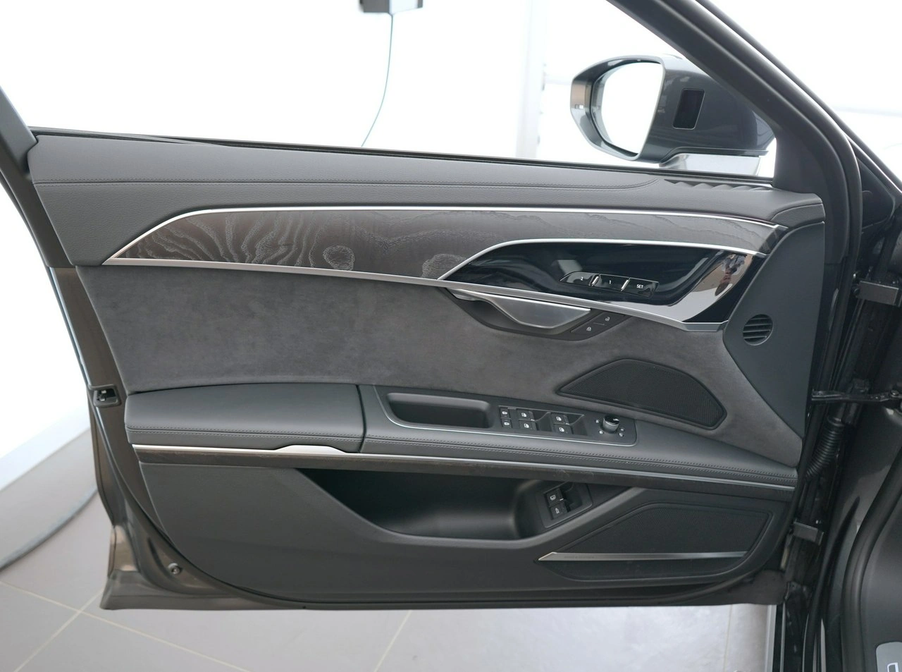 Audi A8 - Zdjęcie 12