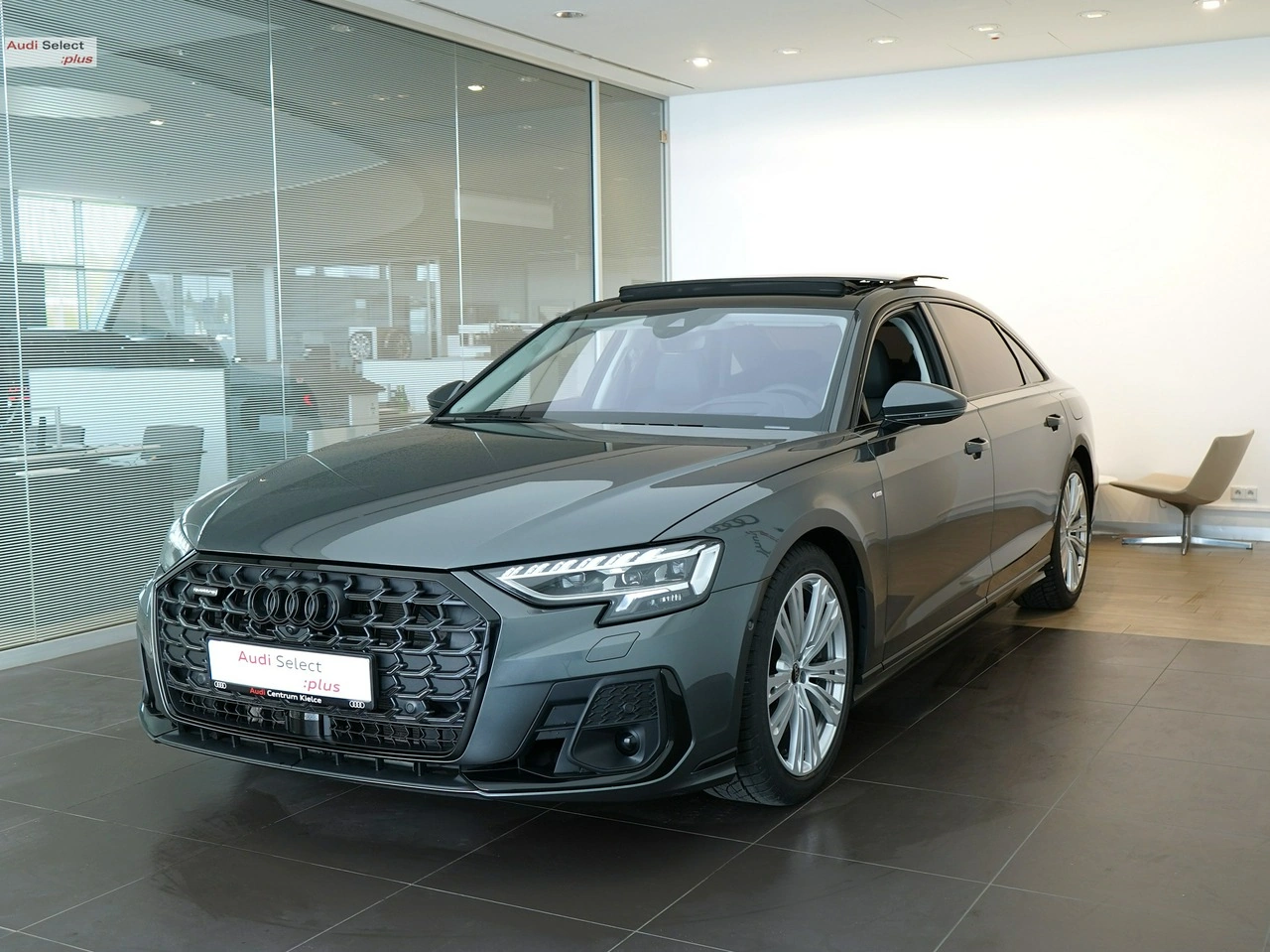 Audi A8 - Główne zdjęcie