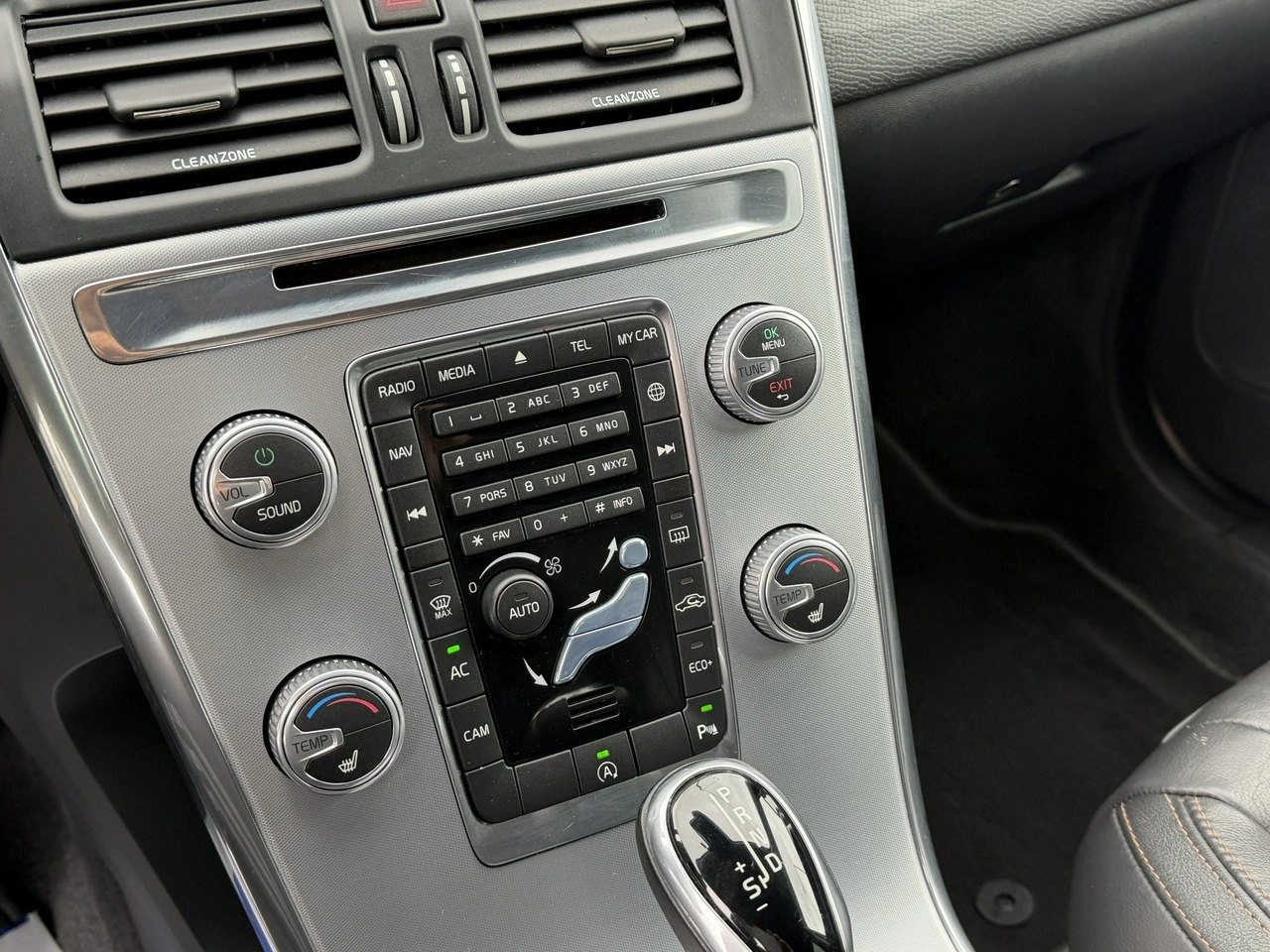 Volvo XC 60 - Zdjęcie 25