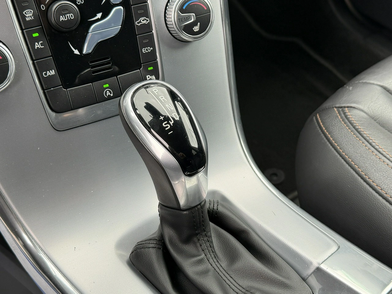 Volvo XC 60 - Zdjęcie 26
