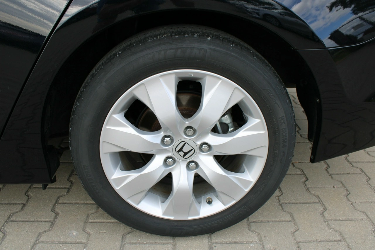 Honda Accord - Zdjęcie 17