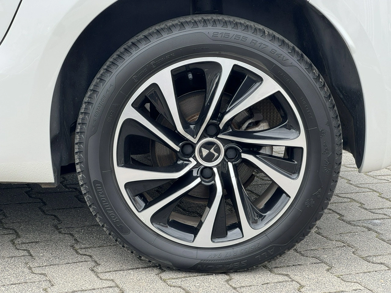 DS Automobiles DS 4 - Zdjęcie 15