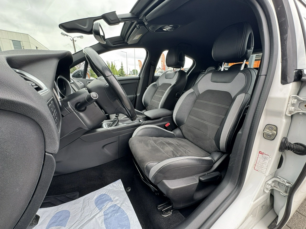 DS Automobiles DS 4 - Zdjęcie 17