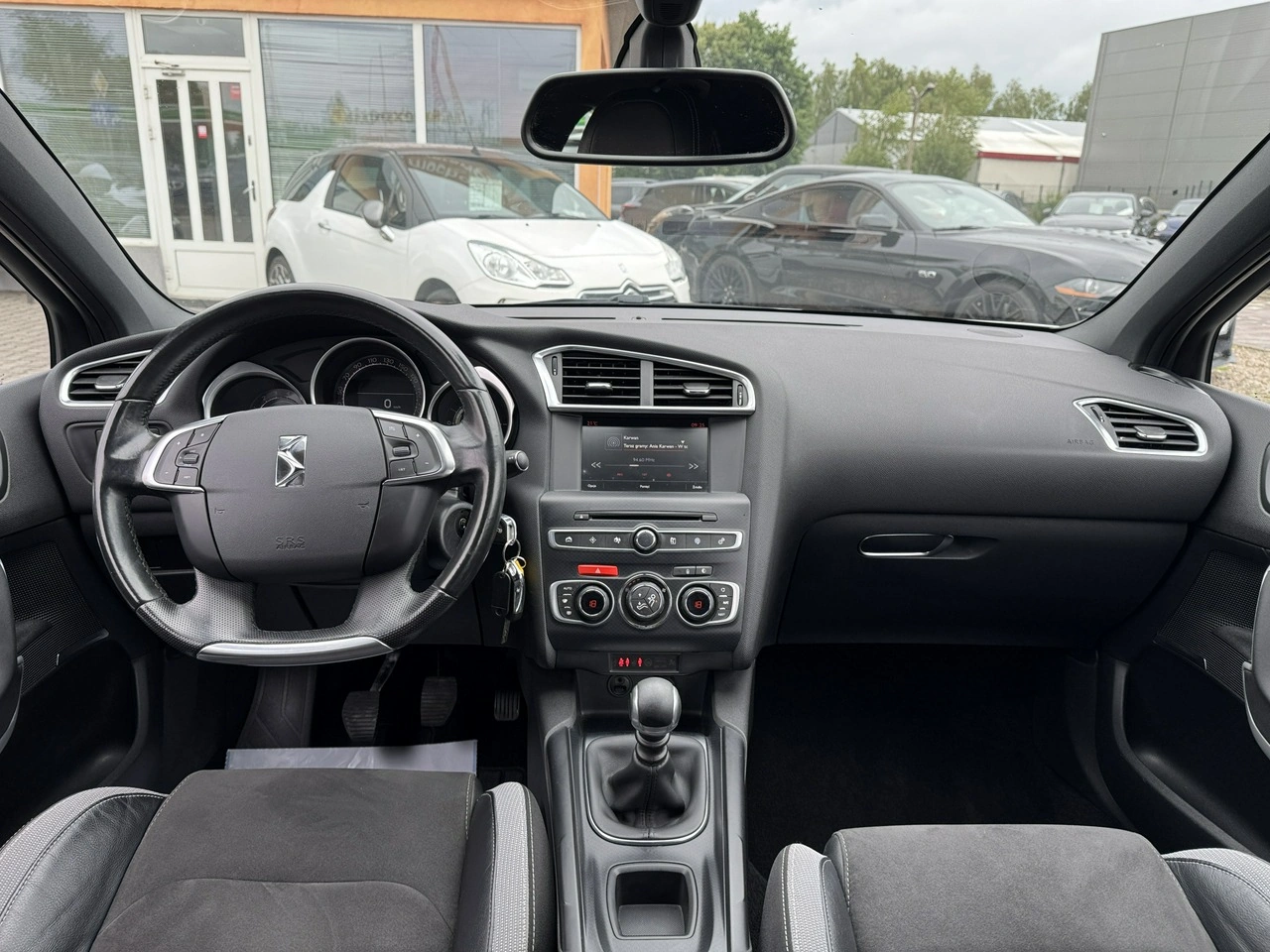 DS Automobiles DS 4 - Zdjęcie 18