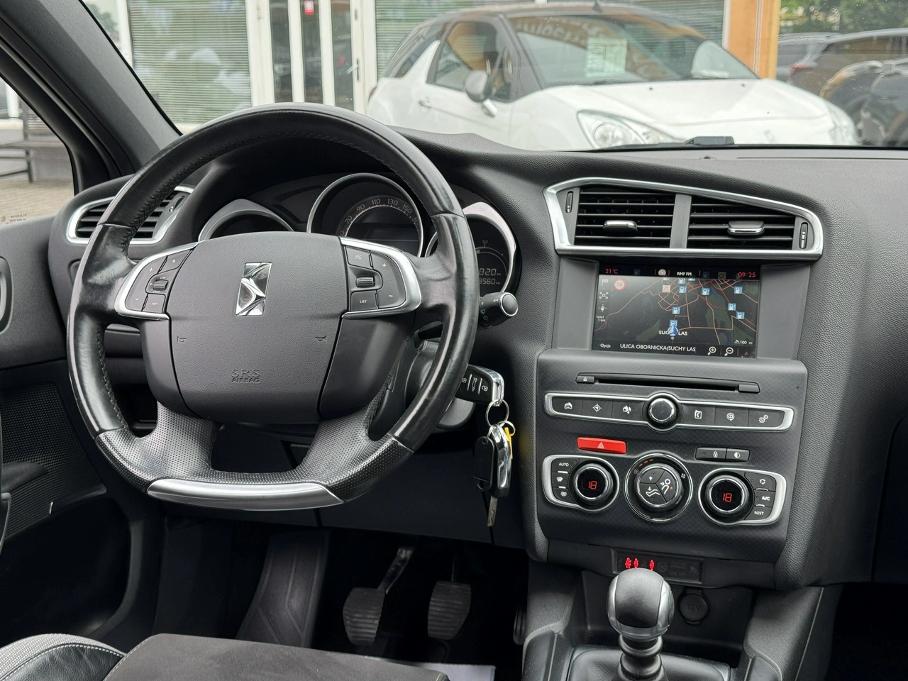 DS Automobiles DS 4 - Zdjęcie 23