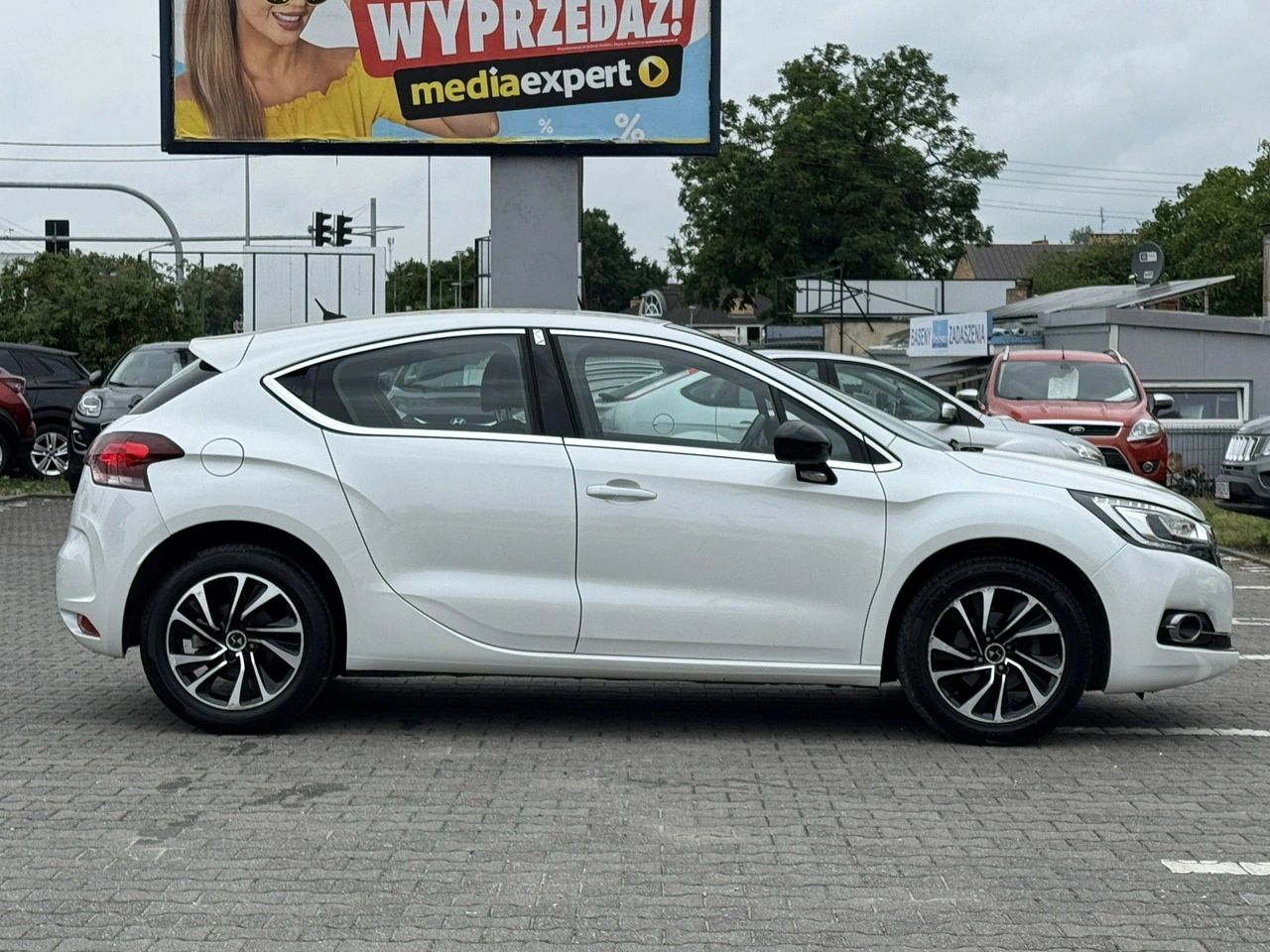 DS Automobiles DS 4 - Zdjęcie 10