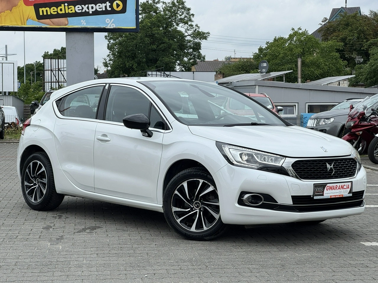 DS Automobiles DS 4 - Zdjęcie 11
