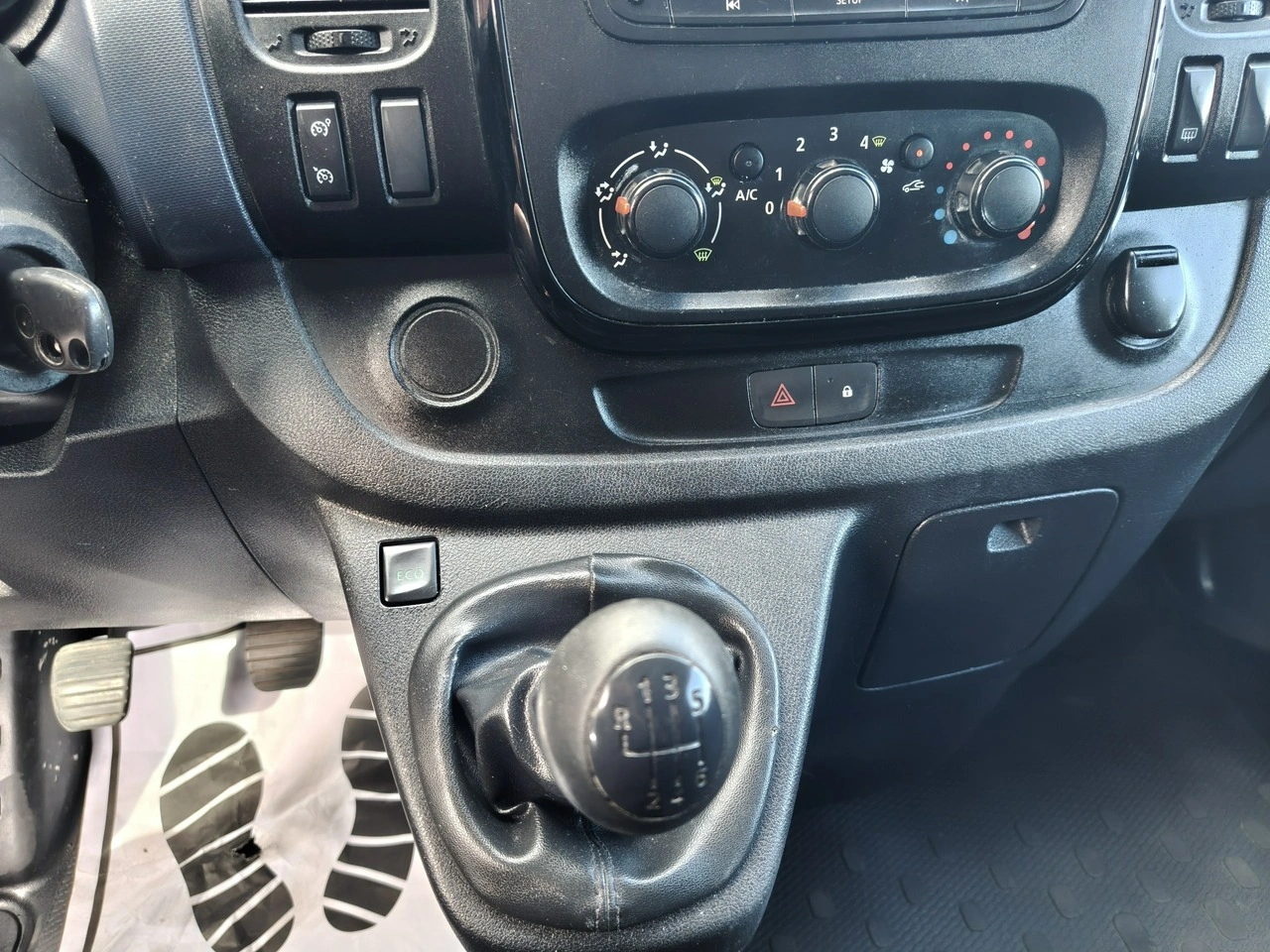 Opel Vivaro - Zdjęcie 10