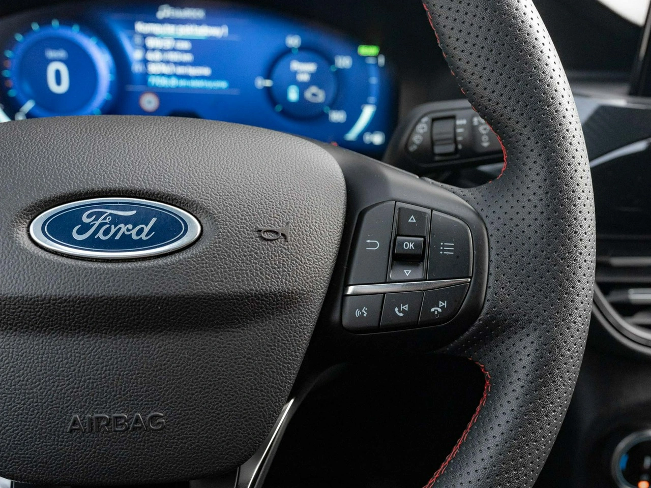 Ford Kuga - Zdjęcie 16