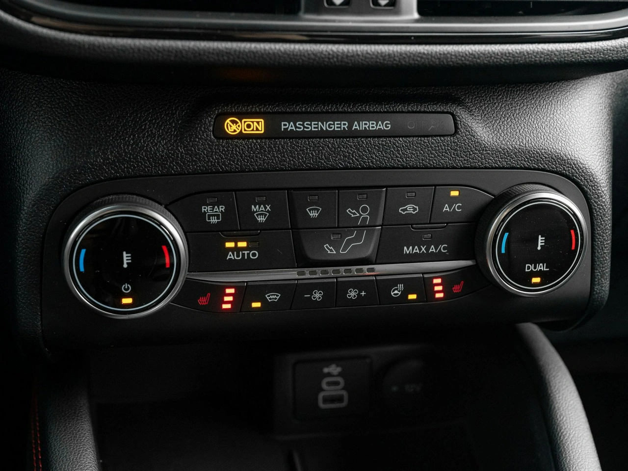 Ford Kuga - Zdjęcie 18