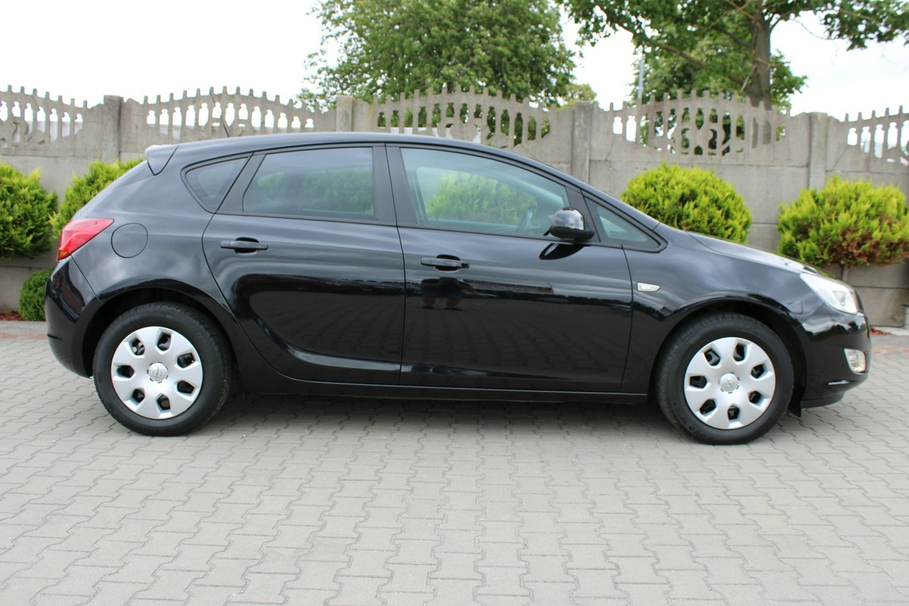 Opel Astra - Zdjęcie 9