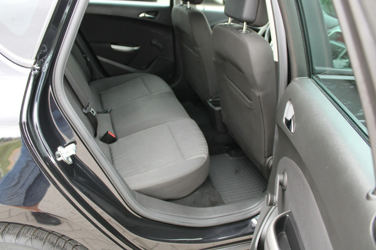 Opel Astra - Zdjęcie 28