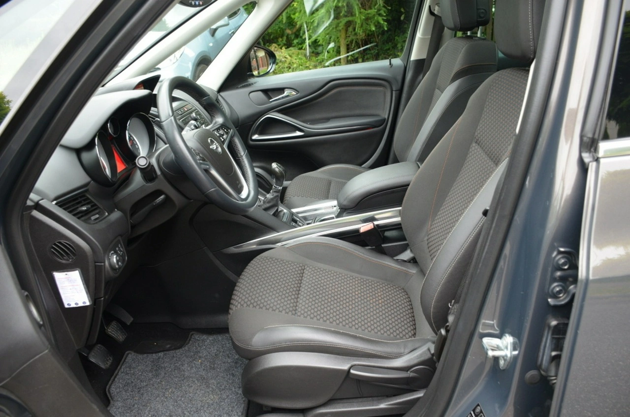 Opel Zafira - Zdjęcie 20
