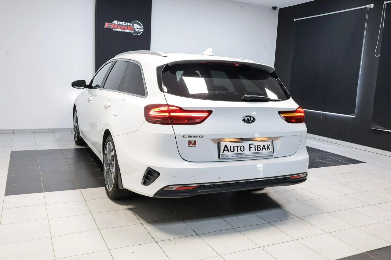 Kia Ceed - Zdjęcie 8
