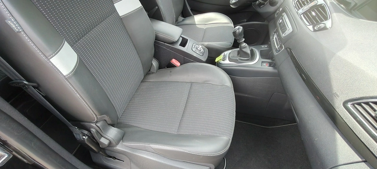 Renault Scenic - Zdjęcie 11